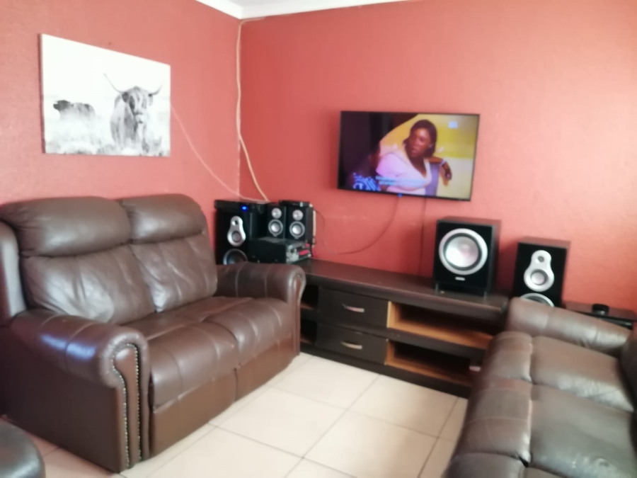 3 Bedroom Property for Sale in Tlhabane West North West